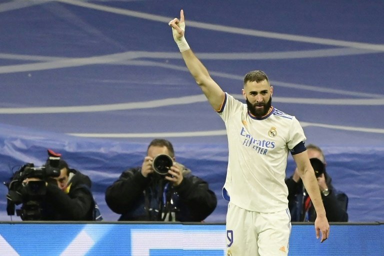 ï»¿Benzema hat-trick sees Real Madrid knock PSG out of Champions League