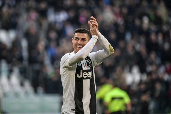 Ronaldo double seals new Juve record, Balde rescues Inter Milan