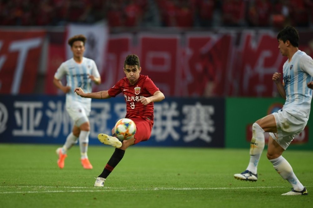 Oscar's hat-trick helped Shanghai SIPG with crushing victory. AFP