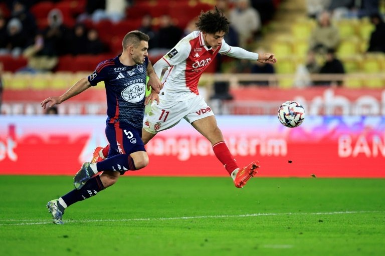 Monaco hit Brest on the counter to cut PSG lead