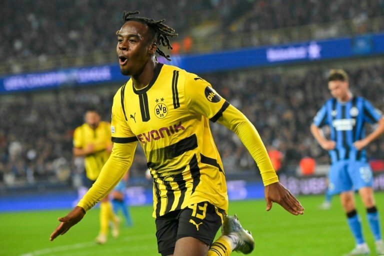 Gittens' late double gives Dortmund Champions League win at Brugge