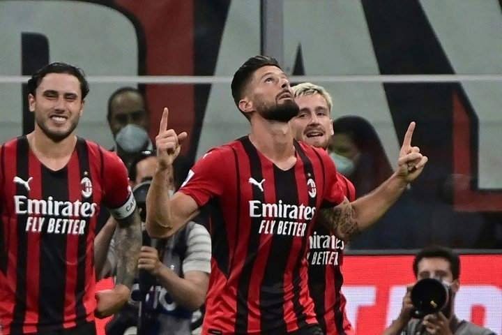 Giroud, Abraham open Serie A accounts as Milan and Roma cruise