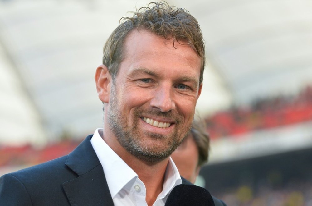 Augsburg sack Herrlich, bring back Weinzierl for season climax. AFP