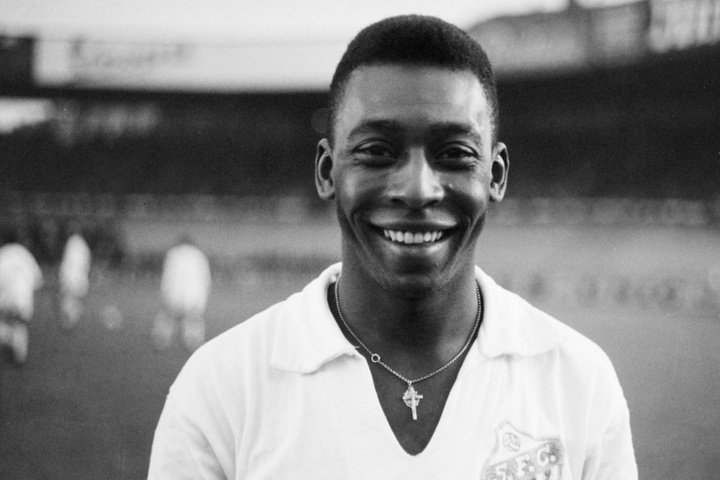 'Football in four letters': Global media bows to 'O'Rei' Pele