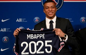 Kylian Mbappe stunned Real Madrid by deciding to stay at Paris Saint-Germain. AFP