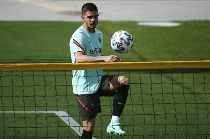 Portugal striker Silva joins RB Leipzig from Frankfurt