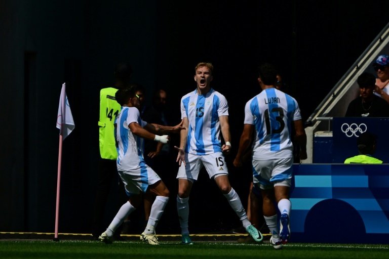 Gondou (C) scored Argentina's second goal against Iraq in Lyon. AFP