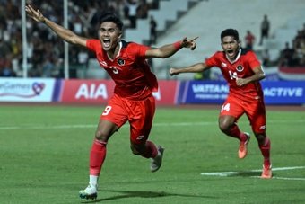 Indonesia won footballing gold at the Southeast Asian Games on Tuesday, beating Thailand in a hot-tempered match that had seven goals, four players sent off, two mass brawls and even one goal by a player called Beckham.