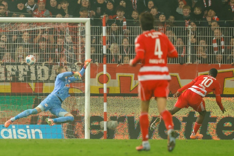 Union sink second-placed Leipzig to climb in Bundesliga