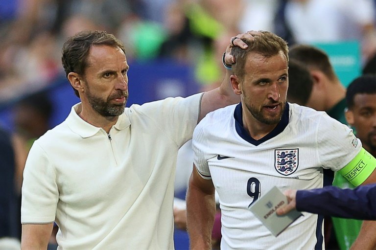 Kane (R) has struggled this summer in Southgate side which has been dubbed boring by many. AFP