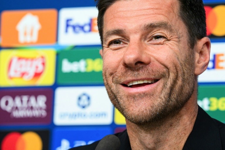 Alonso says must 'know how to live with' criticism at Real Madrid