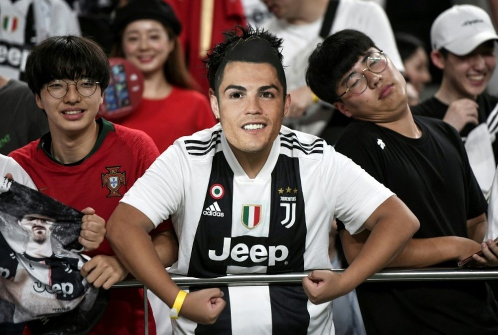 'Why didn't you play?' Ronaldo harrassed by S.Korean fan in Sweden