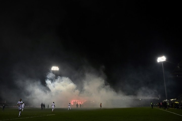 St-Etienne's French Cup tie at Jura Sud halted due to fireworks