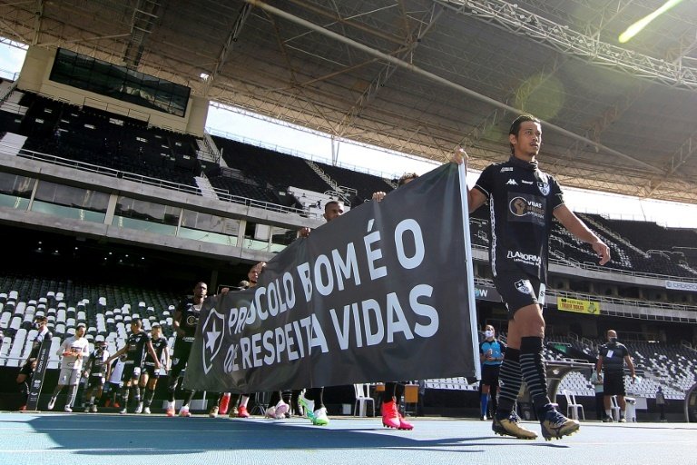 Botafogo's players protested against the return to football. AFP