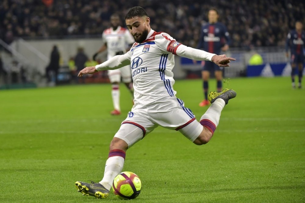 Lyon hoping Fekir, Depay rise to the occasion in Barcelona