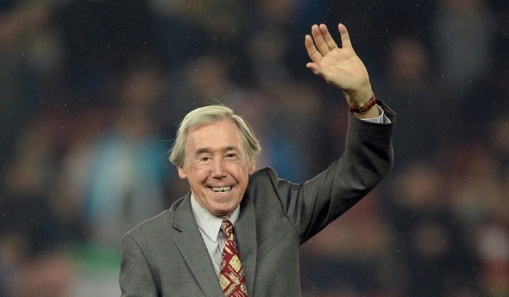 The footballing world has praised England legend Gordon Banks after his death. AFP