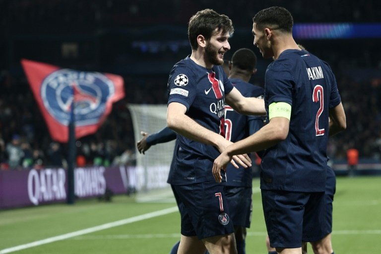 Kvaratskhelia genius helps give PSG Champions League edge against Villa