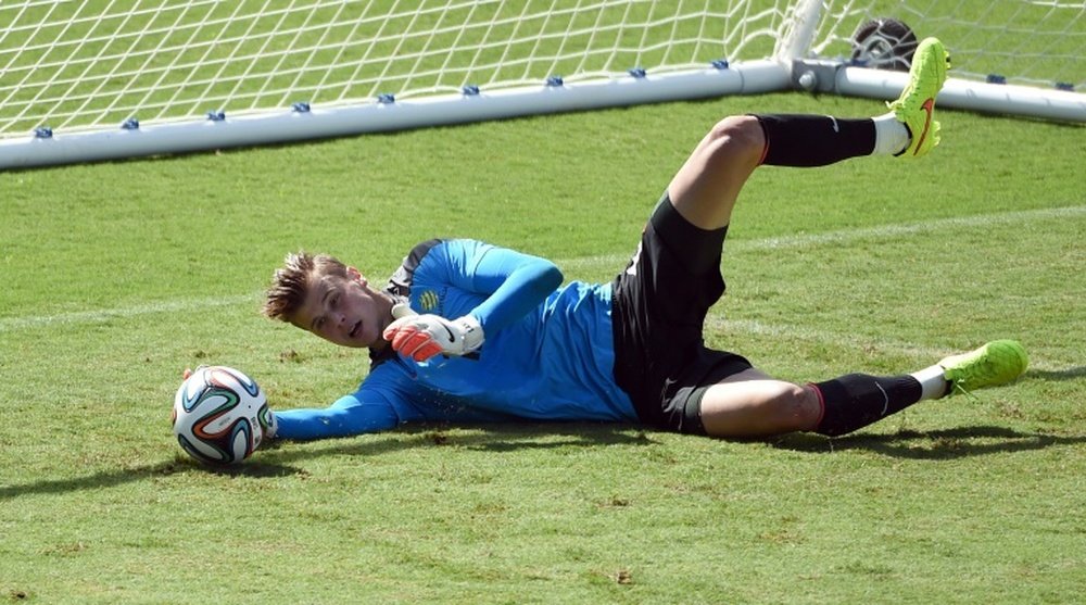 Australia keeper Langerak tests positive for COVID-19 in Japan