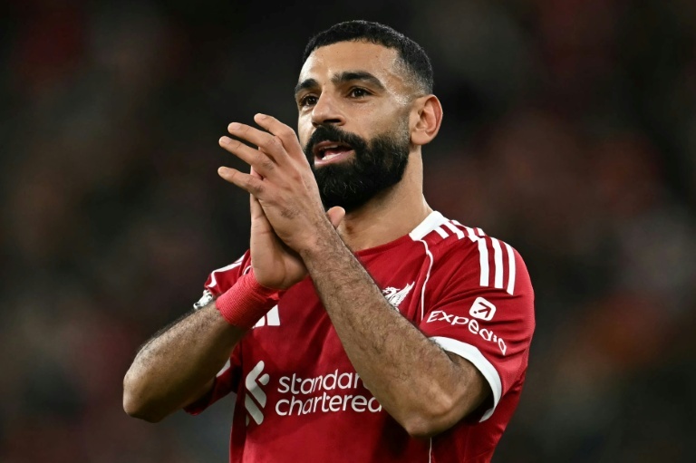 Salah longe da turbulência com Liverpool, garante técnico do Egito