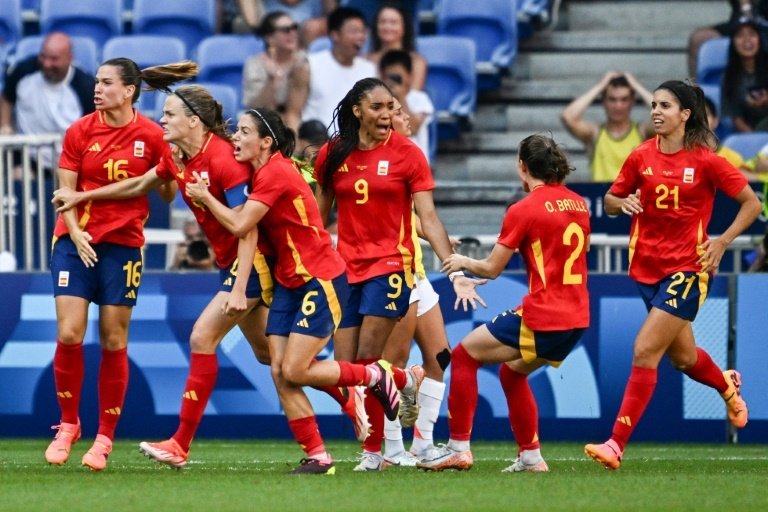 Spain and USA on course for Olympic women's football final