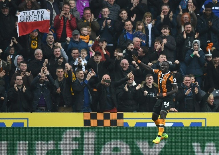 Hull win Niasse appeal to boost survival bid