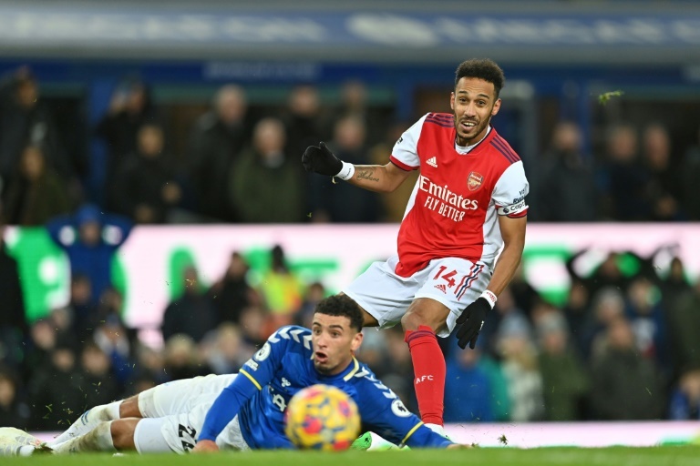 ï»¿Arsenal big name Aubameyang checks effective for COVID-19