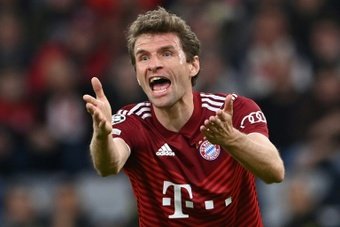 Muller renews his contract with Bayern until 2024. AFP