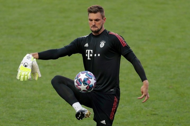 Bayern back up keeper Ulreich joins Hamburg