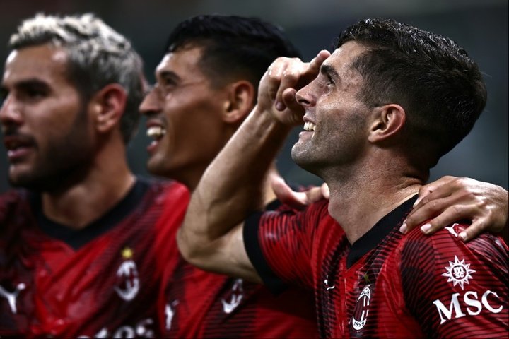 Pulisic strikes, Giroud saves as AC Milan move top with late drama at Genoa