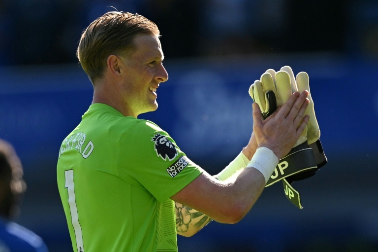 OFFICIAL: Goalkeeper Pickford signs new Everton contract