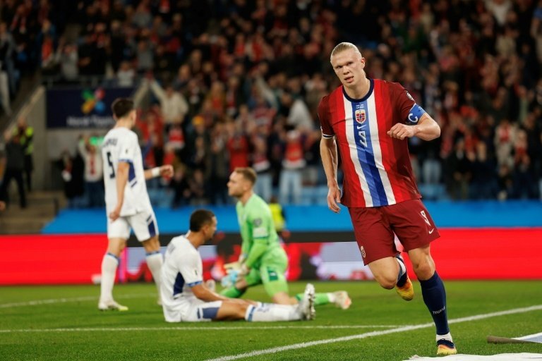 Haaland trascina la Norvegia verso i Mondiali, l'Italia resta in corsa