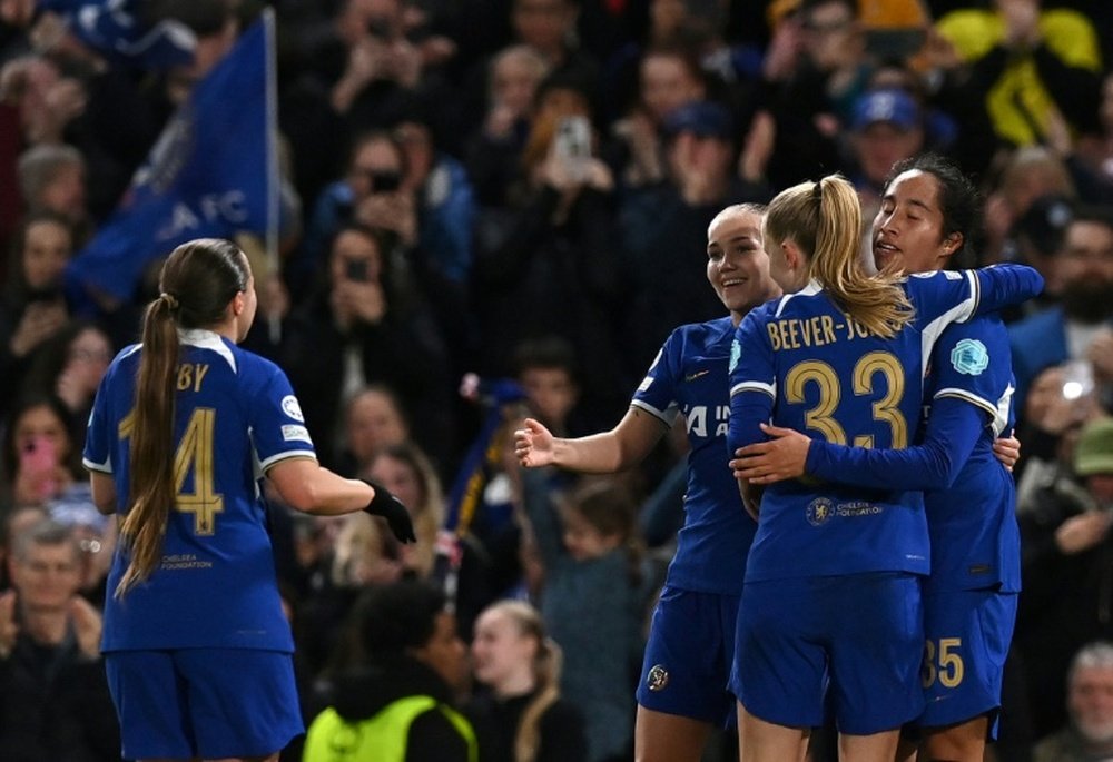 Colombian striker Mayra Ramirez (R) celebrates scored for Chelsea against Ajax. AFP