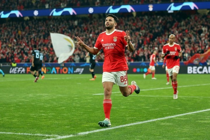Benfica reach UCL quarters thanks to Brugge thrashing
