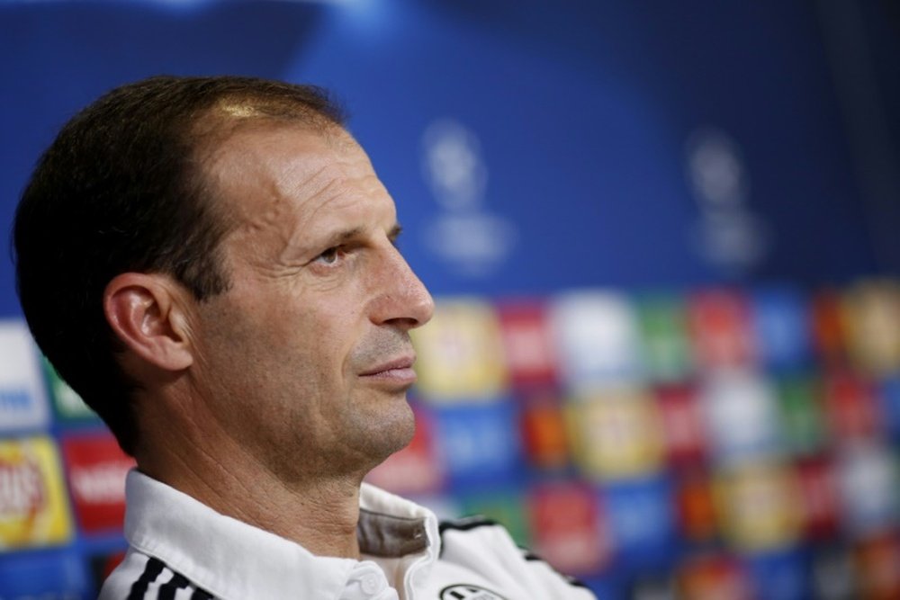 Juventus coach Massimiliano Allegri attends a press conference on November 1, 2016. AFP