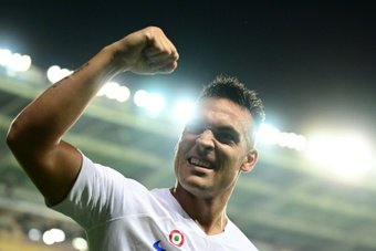 Lautaro Martinez continued his red-hot scoring form in Inter Milan's 3-0 win at Torino on Saturday which moved his team top of Serie A while Khvicha Kvaratskhelia's brace at Verona put Napoli's title defence back on track.