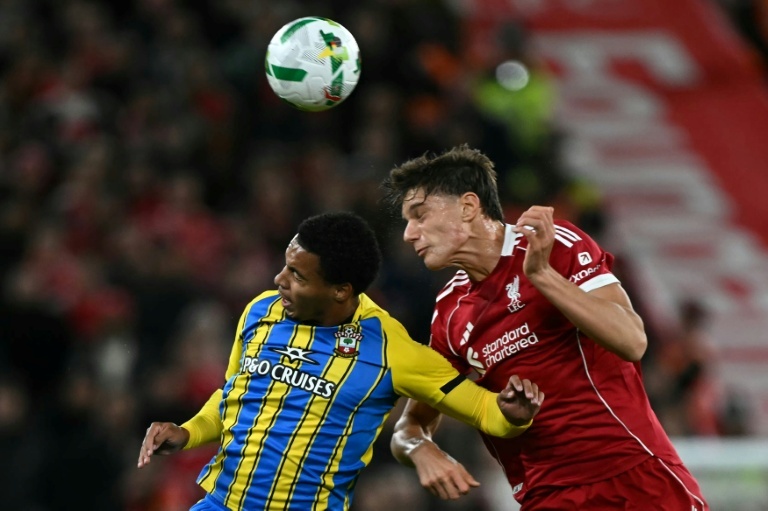 Liverpool: Rupture du LCA pour Leoni, absent un an