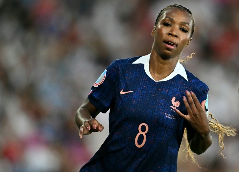 PSG's Geyoro joins London City Lionesses for reported women's world record £1.43 mn