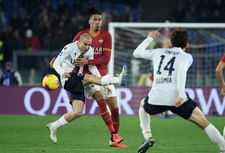 Roma top-four hopes hit by Bologna loss