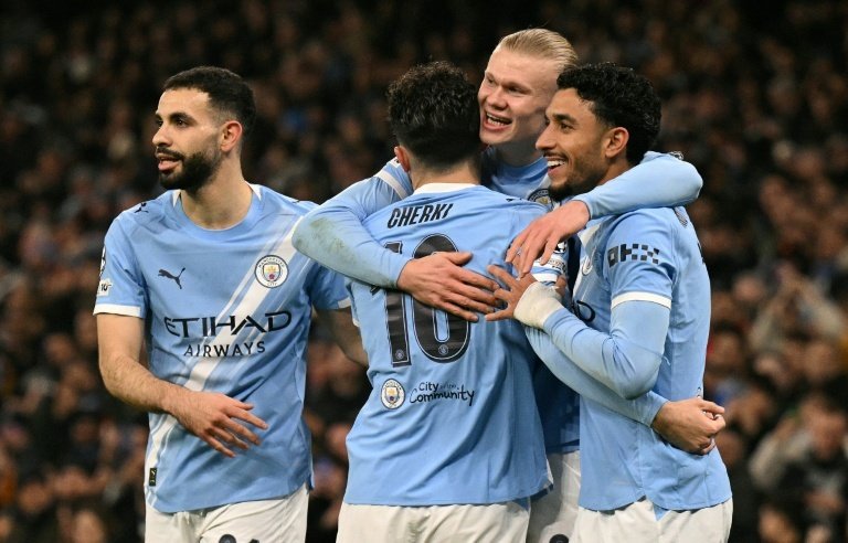 Lijnders urges Man City to pile pressure on Arsenal in title race