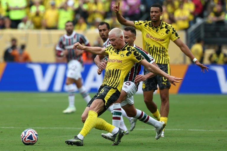 Dortmund held by Fluminense at Club World Cup