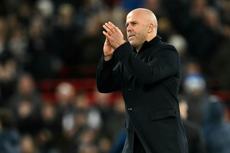 Slot Alerta: Bolas Paradas Prejudicam Ambições do Liverpool