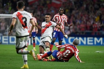 Falcao penalty snatches Rayo draw at Atletico, Sevilla hold Valencia. AFP