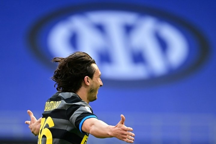 Darmian pushes Inter to brink of Serie A title