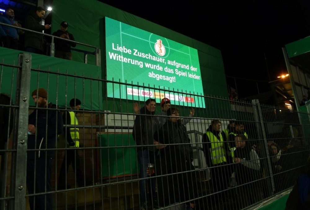 Adverse weather conditions force match to be cancelled in Sportpark am Lotter Kreuz in Lotte.