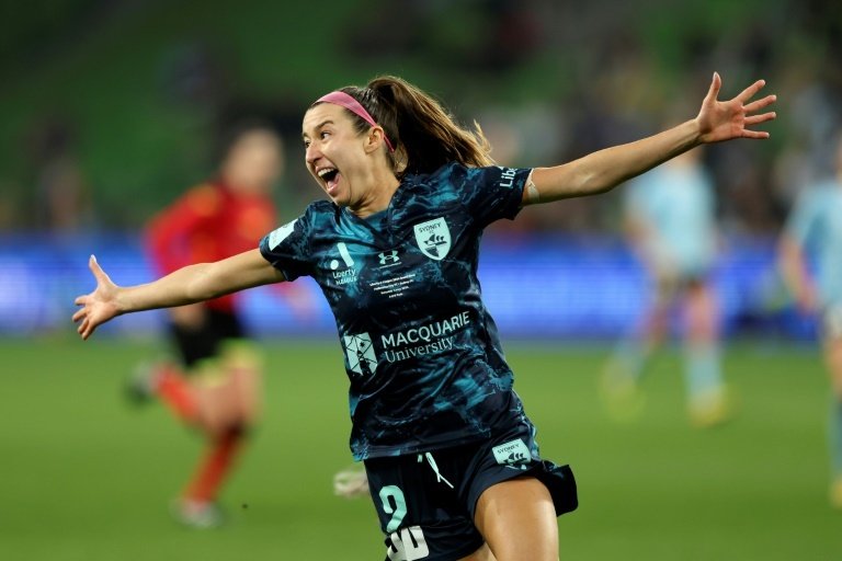 American striker Shea Connors scored the only goal as Sydney FC battled past Melbourne City 1-0 to win the women's A-League grand final on Saturday and successfully defend their title.