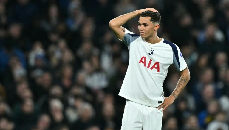 Johnson è ancora un giocatore degli Spurs nonostante l'interesse del Palace, dice Frank