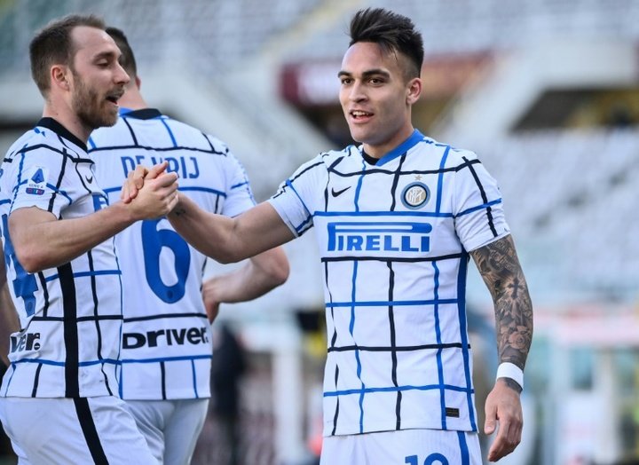 Martinez's late strike puts Inter nine clear, Roma beaten by Parma
