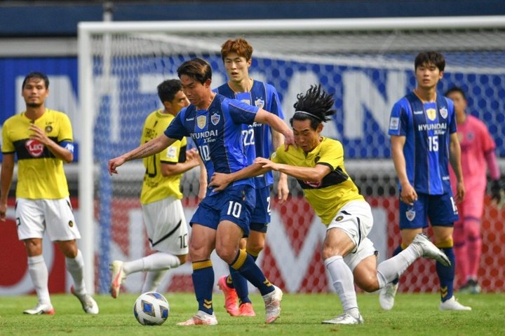 Ulsan continue winning streak as Yoon scores a brace on return