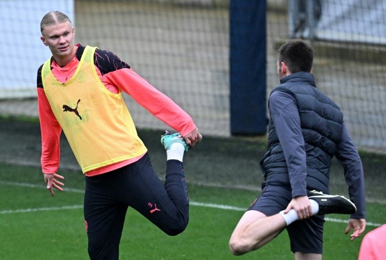 Erling Haaland trains with Man City after injury scare