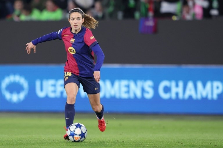 Barcelona are on track for the last four of the Women's Champions League after the holders routed Wolfsburg 4-1, while Manchester City's 2-0 win handed Chelsea their first defeat this season in Wednesday's quarter-final first leg action.